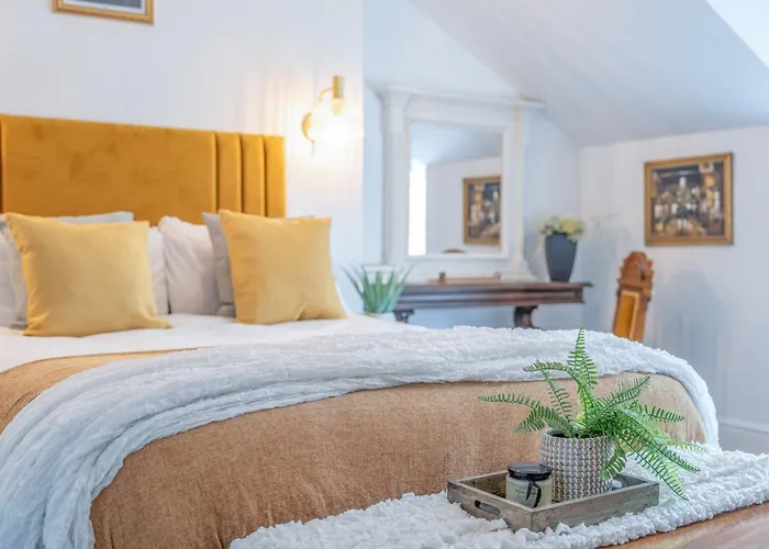 Gorgeous New 1 Bedroom Penthouse Flat