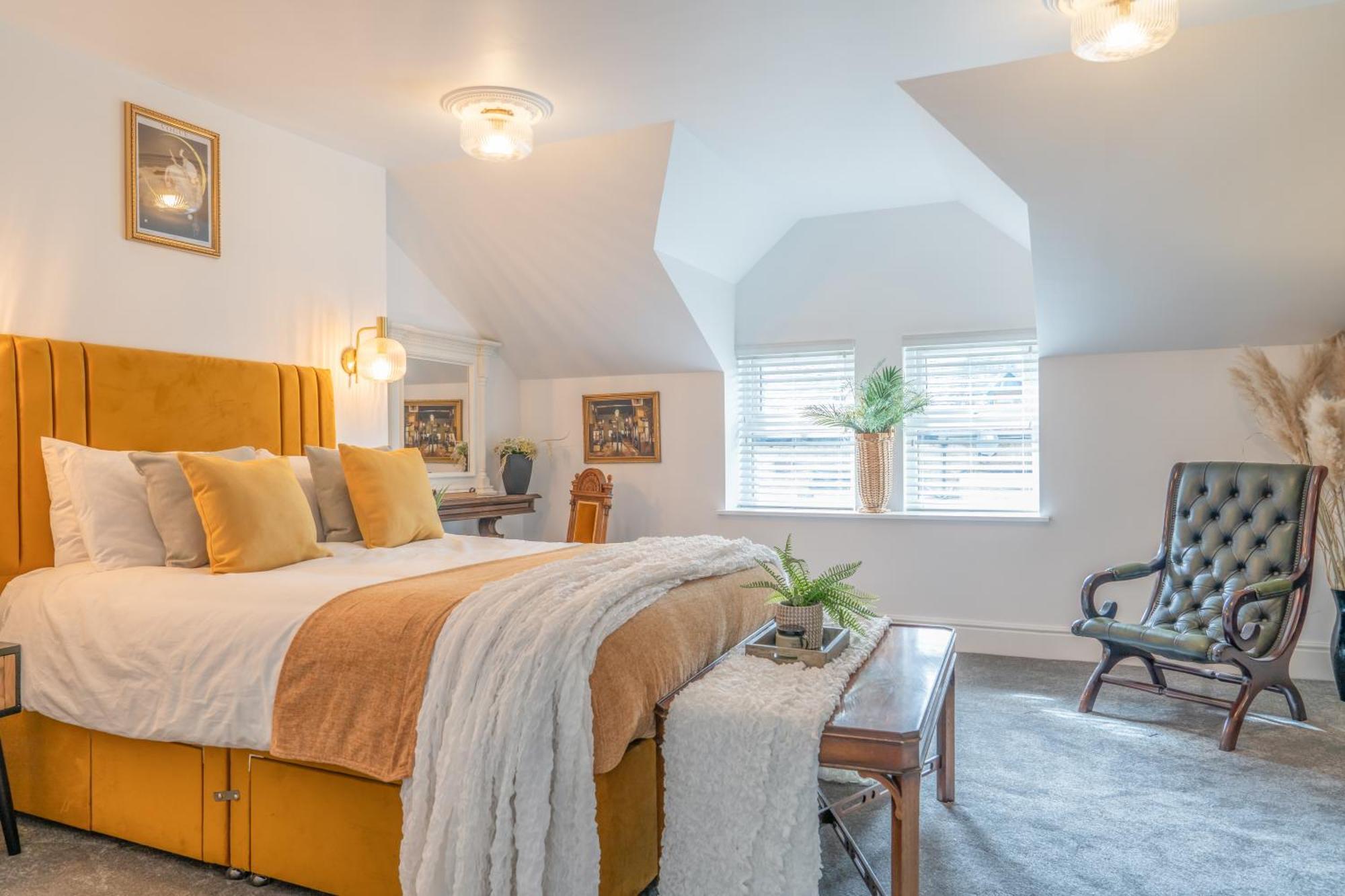 Apartment Gorgeous New 1 Bedroom Penthouse Flat *