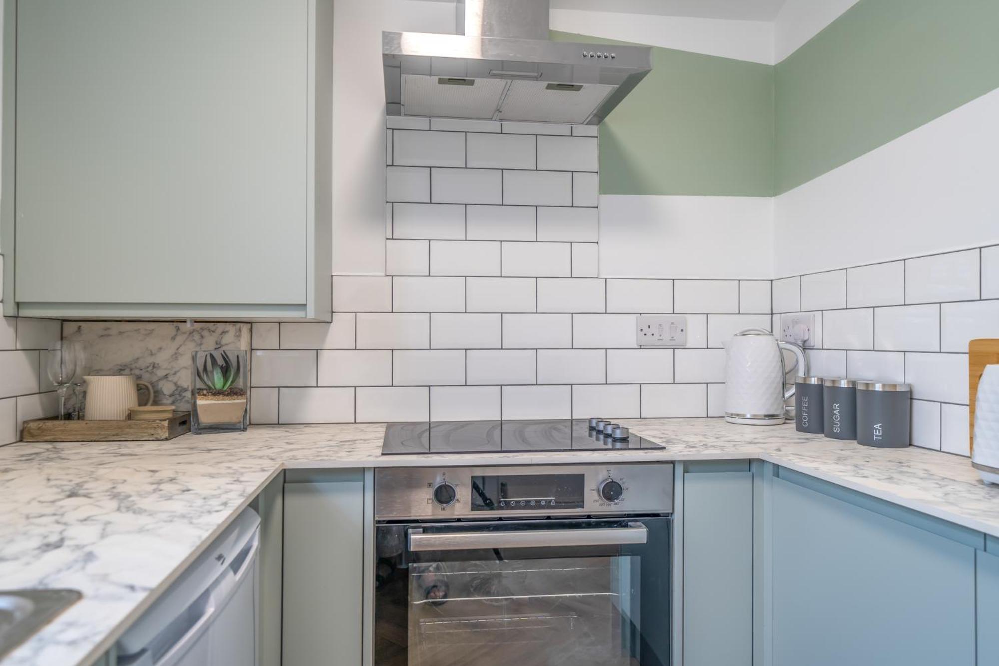 Gorgeous New 1 Bedroom Penthouse Flat Apartment