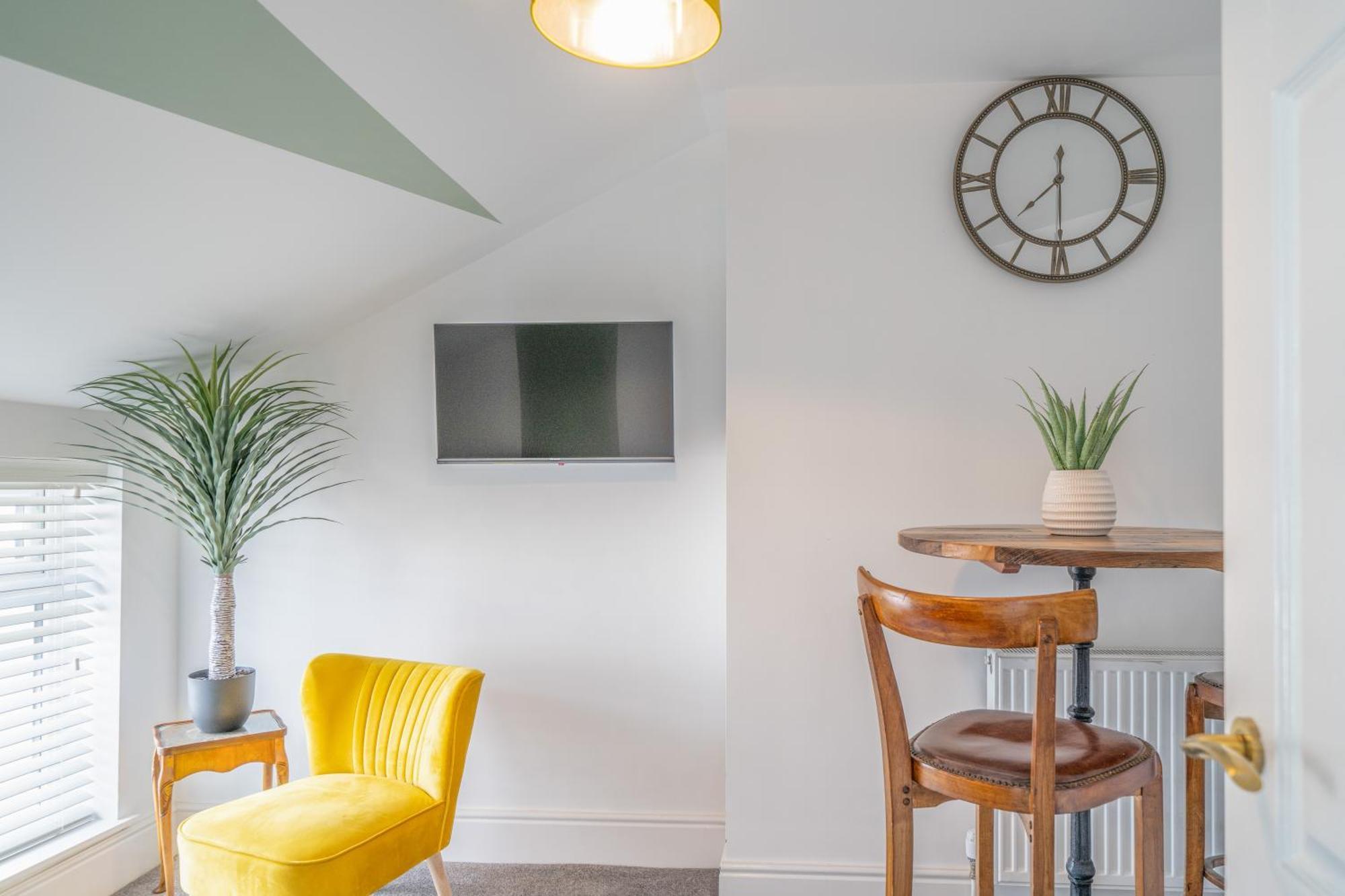 Apartment Gorgeous New 1 Bedroom Penthouse Flat