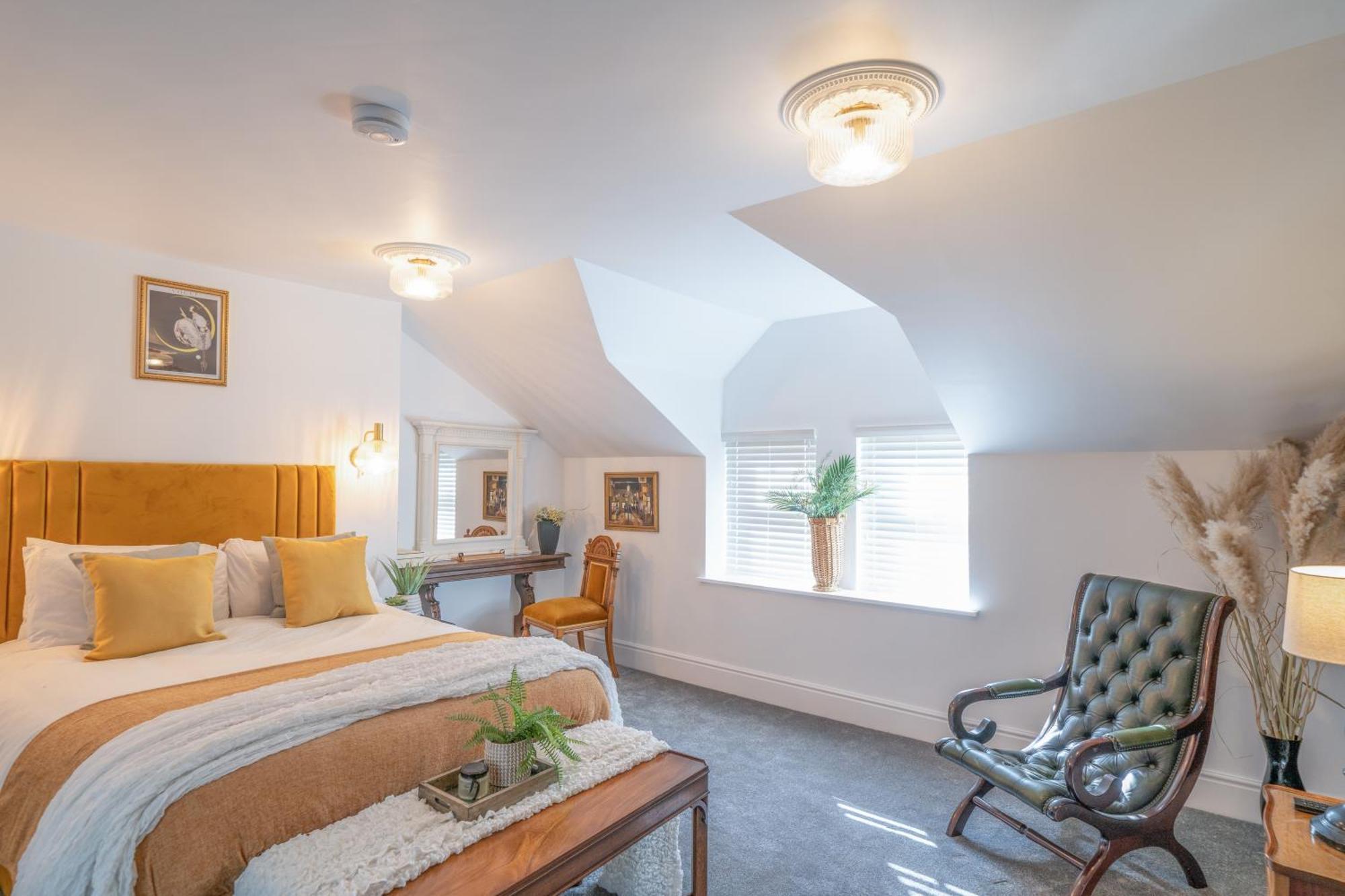 Gorgeous New 1 Bedroom Penthouse Flat Apartment