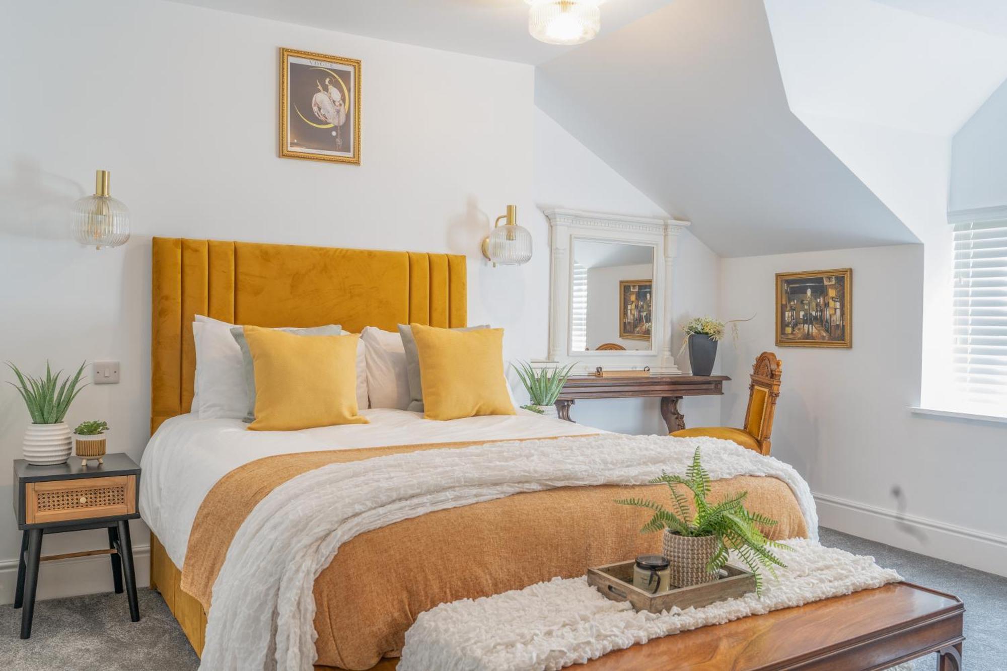 Gorgeous New 1 Bedroom Penthouse Flat Apartment
